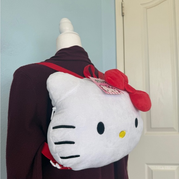 SANRIO HELLO KITTY PLUSH BACKPACK. NWT - Picture 3 of 7